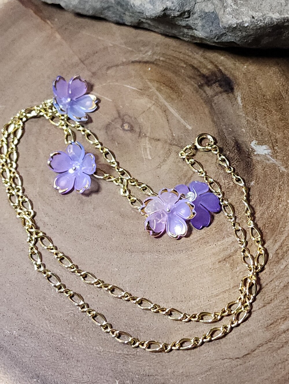 Gold Toned Chain Necklace with Flowers With Gold Toned Edges - Picture 5 of 6